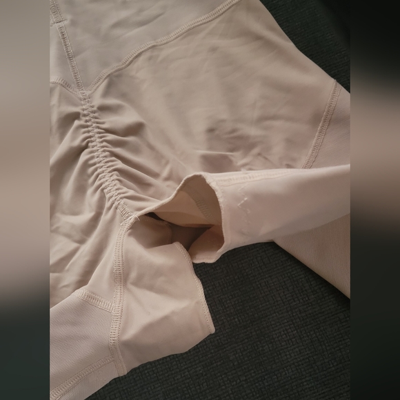 Body Shaper NEVER used - Picture 3 of 12